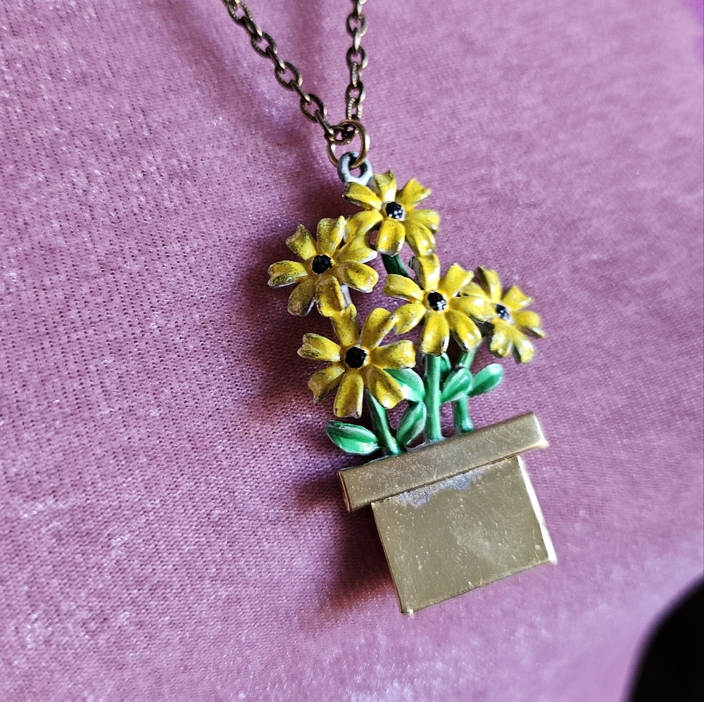 Vintage 70's pendant necklace.